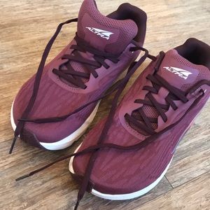 Never worn Altra ego running shoes size 8.5 womens